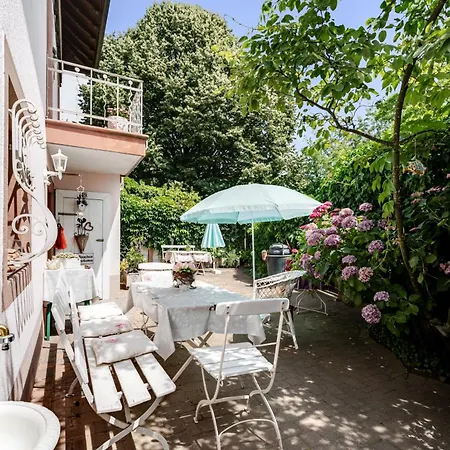 Rosa Apartament *